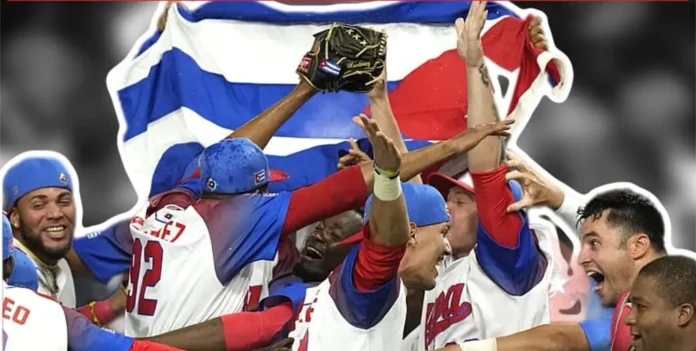 Jugadores del equipo cubano de béisbol durante un entrenamiento para el Premier 12 2024.