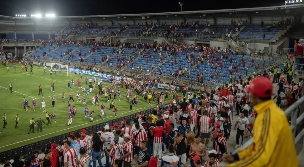 Disturbios en el estadio Atanasio Girardot de Medellín,